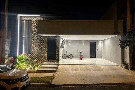 Casa a venda no condomínio Faixa Azul.