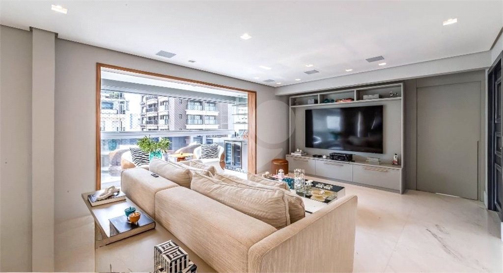 Apartamento à Venda - Santa Cecília, 3 Quartos, 160m2 Este espaçoso apartamento de 162 m² oferece uma combinação perfeita de conforto e localização privilegiada!!