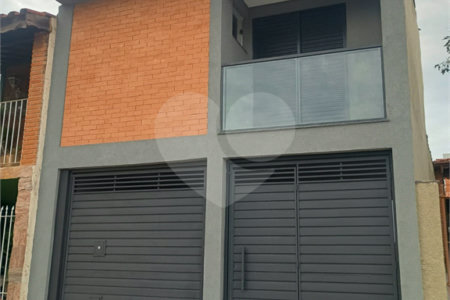 Belíssimo Sobrado com 3 Quartos e 135m² A/C à Venda no Jardim Alvinópolis - Atibaia
