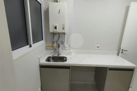 Apartamento à venda com 3 quartos, sendo 2 suítes,  em Jardim Arpoador, São Paulo, SP