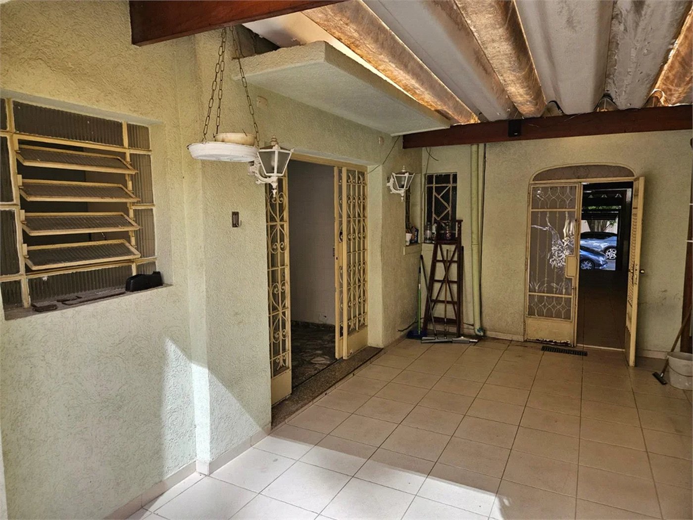 Casa à venda com 3 quartos, sendo 1 suíte, em Água Branca, São Paulo, SP