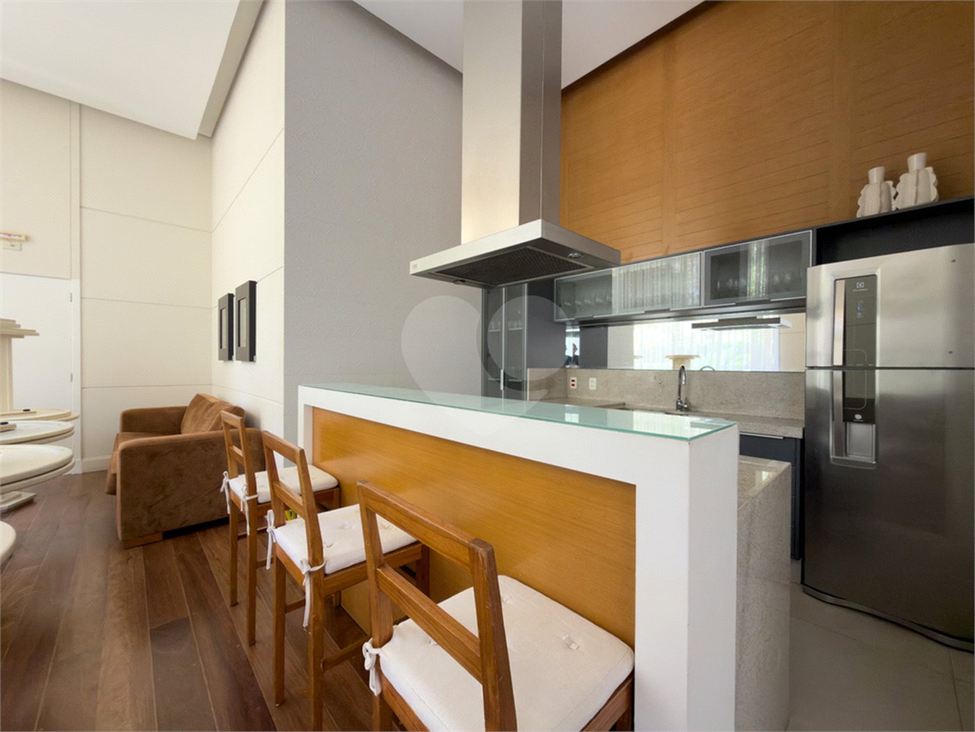 Apartamento à venda com 4 quartos, sendo 3 suítes,  em Vila Romana, São Paulo, SP