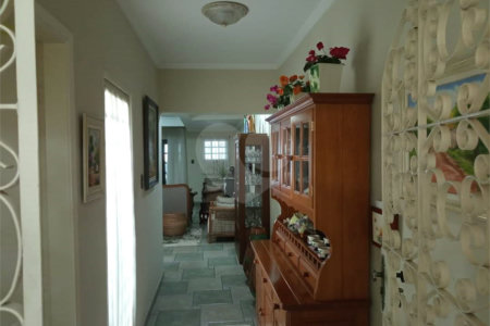 Casa à venda com 3 quartos, sendo 2 suítes, em Vila Flávio, Mogi das Cruzes, SP