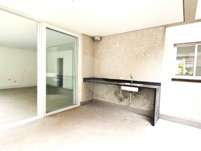 Casa à venda com 4 suítes no condomínio Vila Arese, São Paulo - SP
