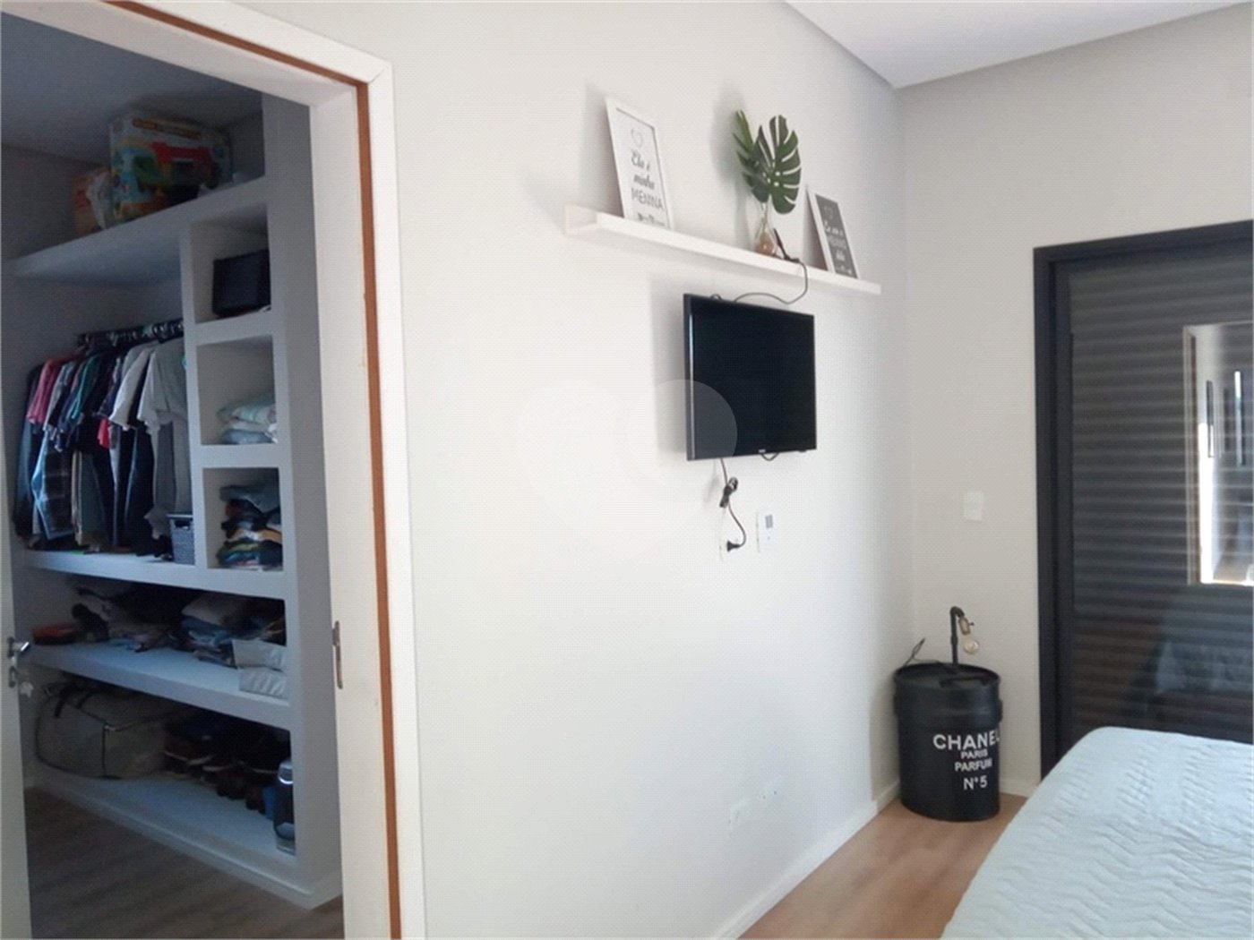 Casa à venda com 3 quartos, sendo 1 suíte, no condomínio Village Ipanema Ii, Araçoiaba da Serra - SP