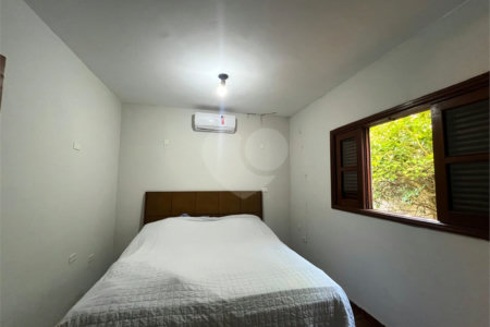Sobrado à venda com 4 quartos, sendo 1 suíte, em Estância Conceição, Itapetininga, SP