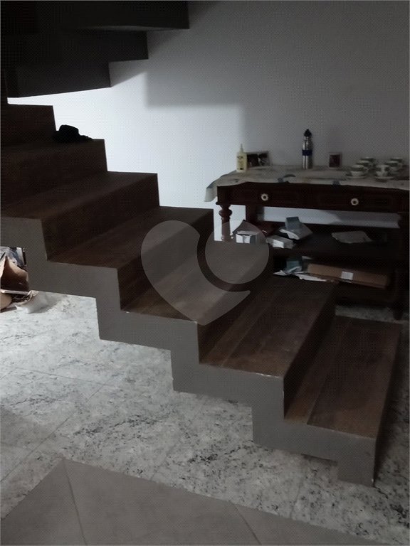 Sobrado à venda com 4 suítes em Cajuru do Sul, Sorocaba, SP