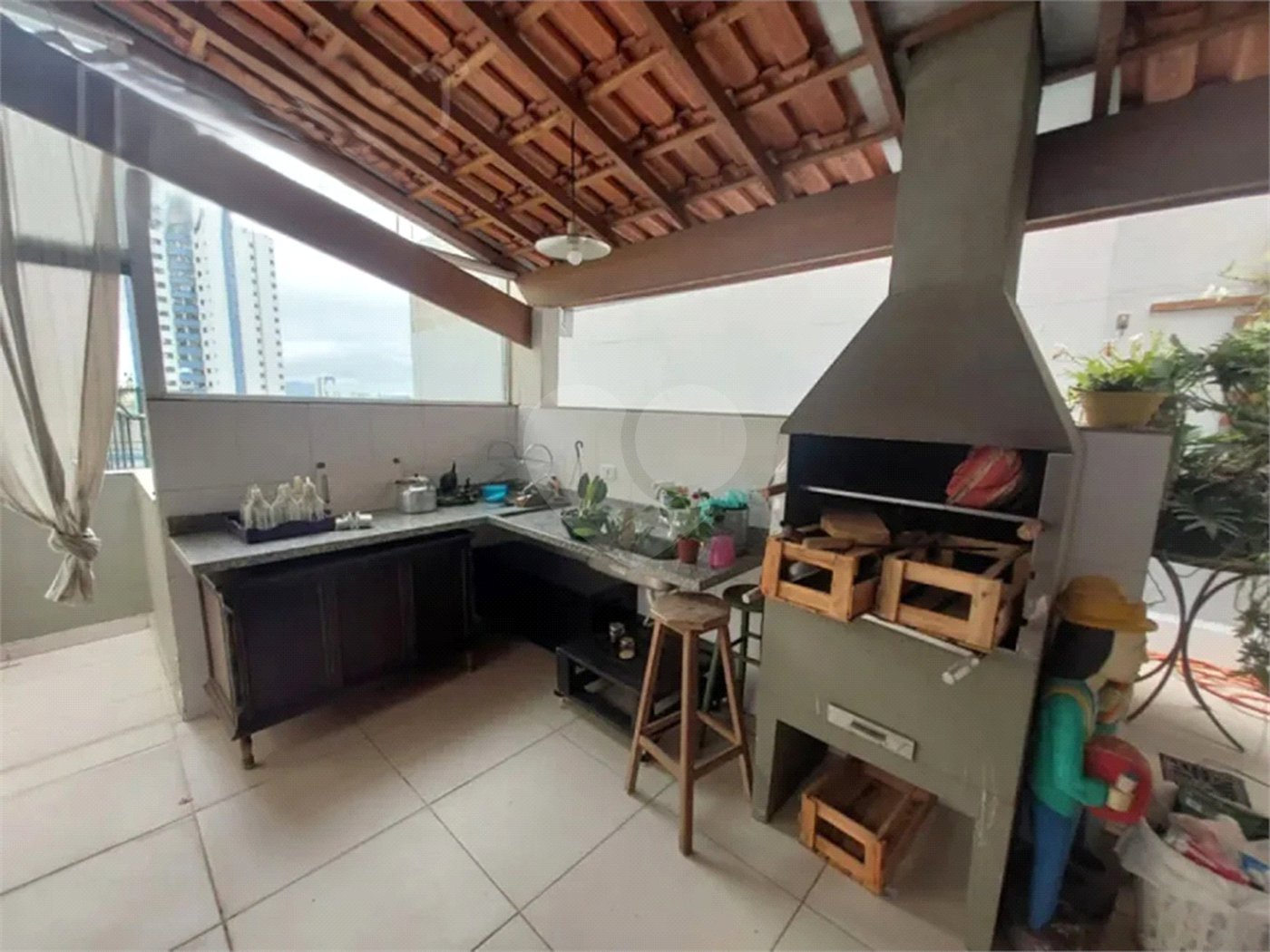 Sobrado à venda com 5 quartos, sendo 1 suíte, em Sumaré, São Paulo, SP