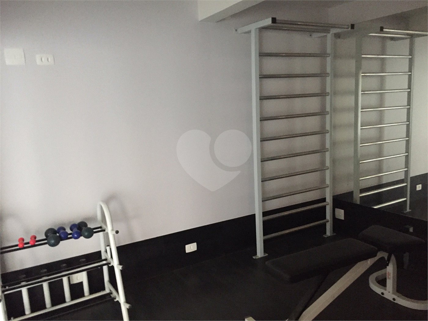 Casa à venda com 4 quartos, sendo 2 suítes, no condomínio Residencial Morumbi, São Paulo - SP