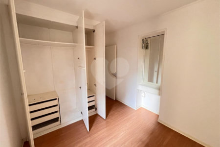 Apartamento à venda com 2 quartos em Moema, São Paulo, SP