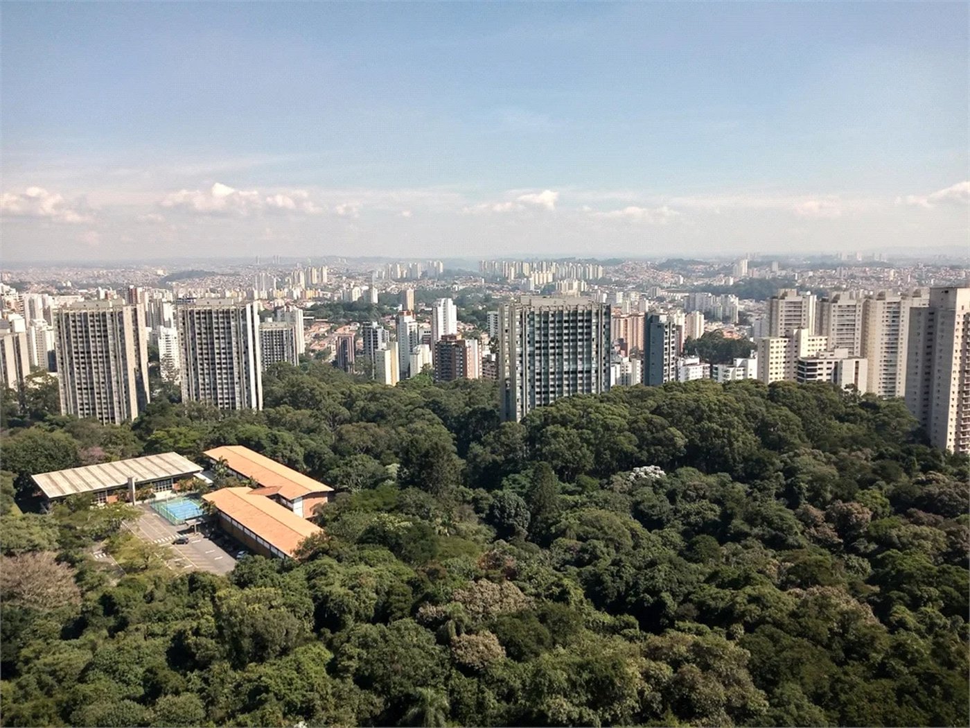 Apartamento à venda com 3 suítes em Vila Suzana, São Paulo, SP