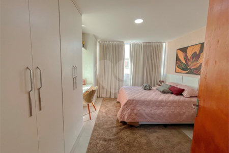 Casa à venda com 4 quartos, sendo 1 suíte, no condomínio Imperial Santa Cruz, Rio de Janeiro - RJ