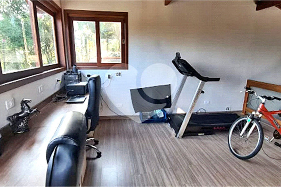 Casa à venda ou para alugar com 3 suítes no condomínio Jardim da Montanha I, Mairiporã - SP