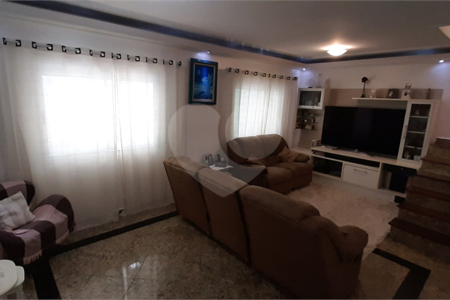 Sobrado à venda com 4 quartos, sendo 2 suítes, em Tremembé, São Paulo, SP
