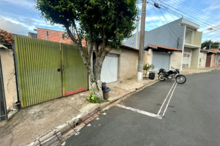 Casa térrea para venda na Vila Nossa Senhora de Fátima.