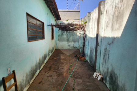 Casa à venda com 2 quartos no Centro, Araraquara, SP