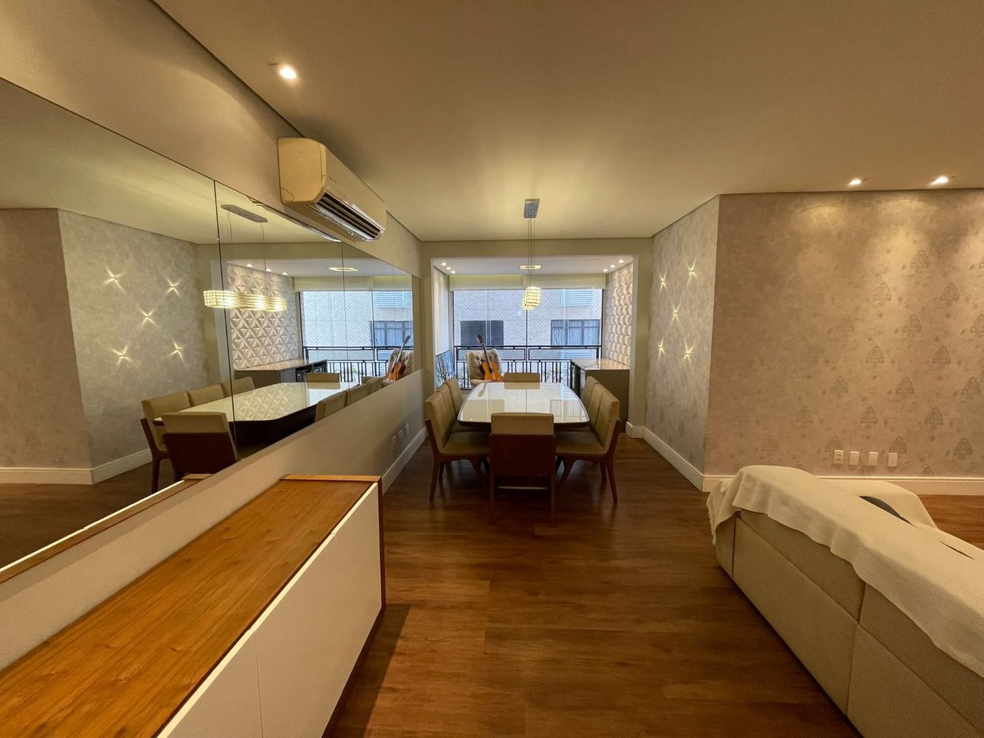 Apartamento 3 dormitórios (1 suíte), vaga para 2 carros, no Boqueirão, Santos