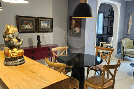 Apartamento à venda com 3 quartos, sendo 1 suíte, em Vila Olímpia, São Paulo, SP
