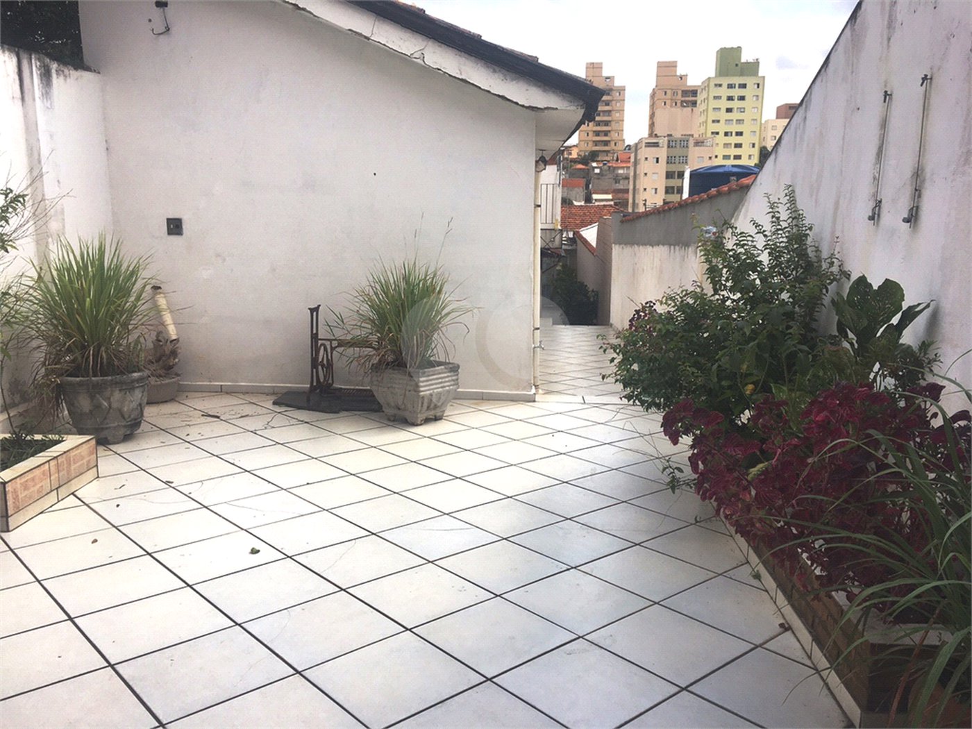 Casa Térrea à venda com 4 quartos, sendo 1 suíte,  em Vila Mazzei, São Paulo, SP
