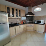 Casa à venda com 7 quartos, sendo 4 suítes, no condomínio Riviera de Santa Cristina XIII, Paranapanema - SP