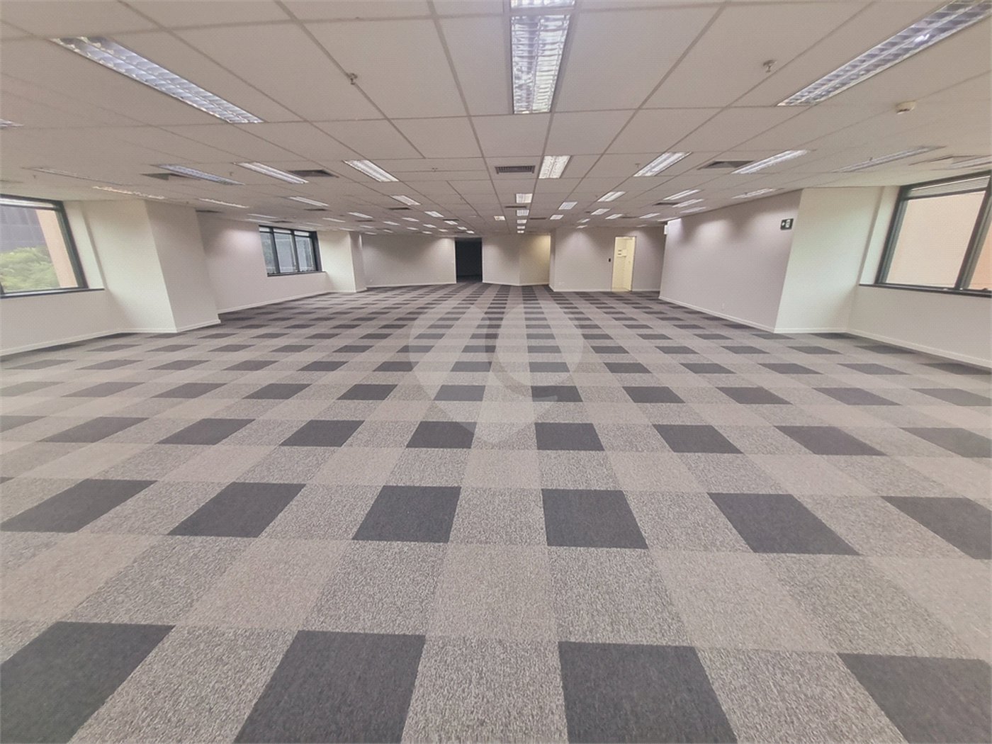 Sala à venda ou para alugar com 10 quartos em Butantã, São Paulo, SP