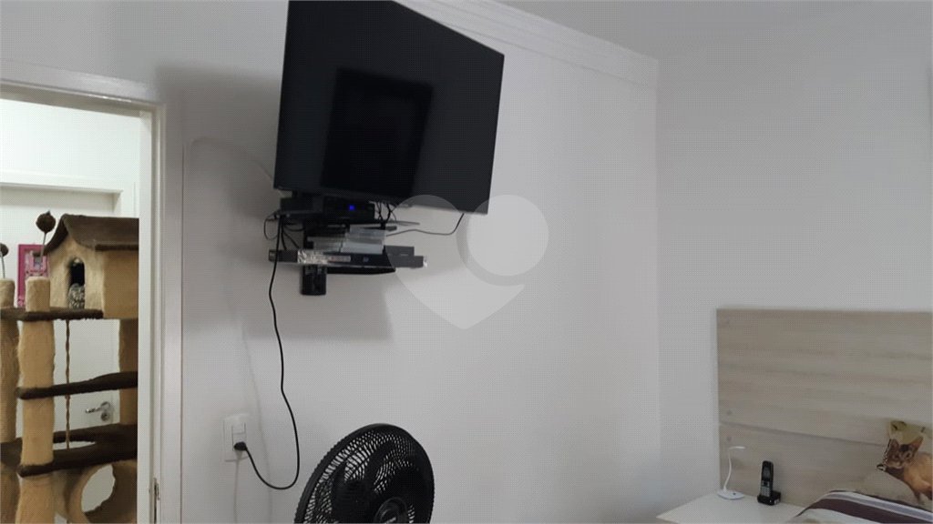 Casa à venda com 3 quartos, sendo 1 suíte, no condomínio Village St. Louis, São Paulo - SP
