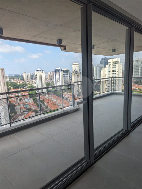 Apartamento à venda com 3 quartos, sendo 2 suítes, em Jardim das Acácias, São Paulo, SP