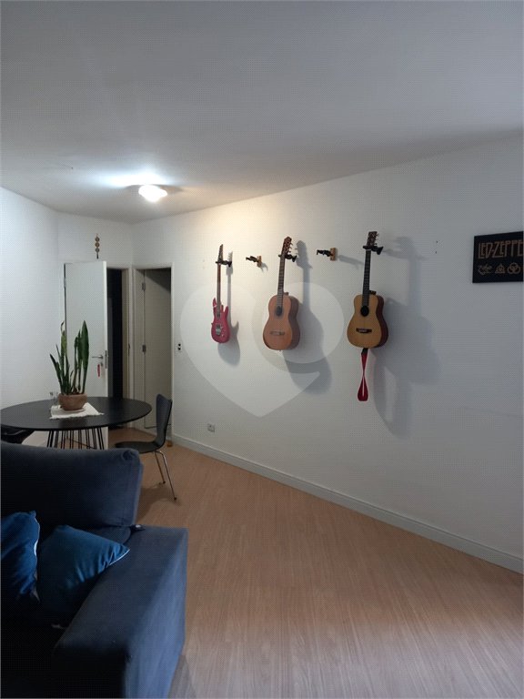 Apartamento à venda com 3 quartos, sendo 1 suíte,  em Vila Olímpia, São Paulo, SP