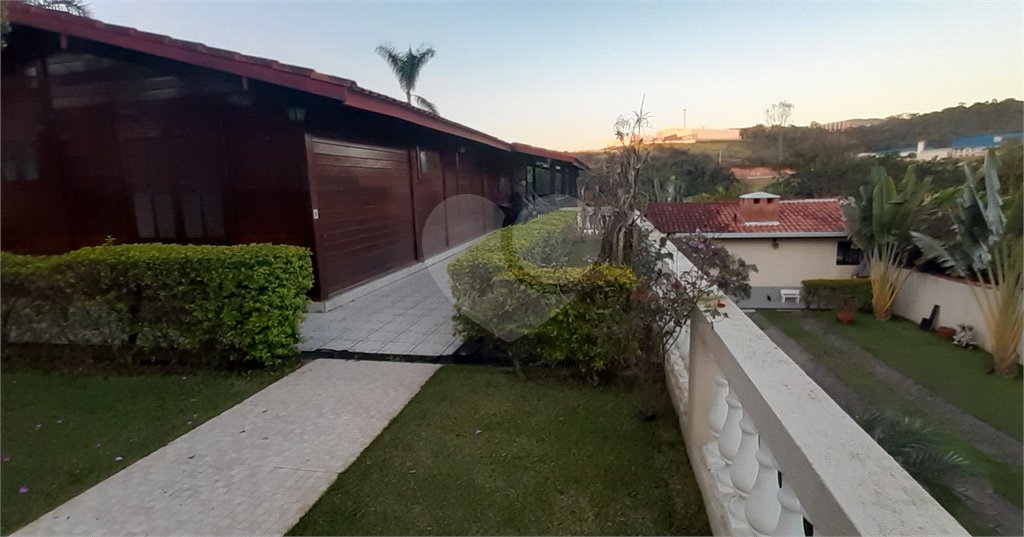 Casa à venda ou para alugar com 5 quartos, sendo 1 suíte, no Centro, Bom Jesus dos Perdões, SP
