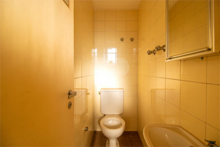 Apartamento à venda com 3 quartos, sendo 1 suíte, em Campo Belo, São Paulo, SP