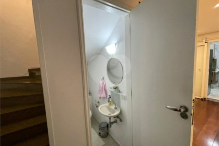 Sobrado à venda com 3 quartos em Quinta da Paineira, São Paulo, SP