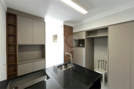 Apartamento à venda com 3 quartos, sendo 1 suíte,  em Jardim Marajoara, São Paulo, SP