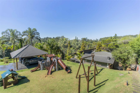 Casa à venda com 5 suítes no condomínio Vale da Santa Fé, Vinhedo - SP