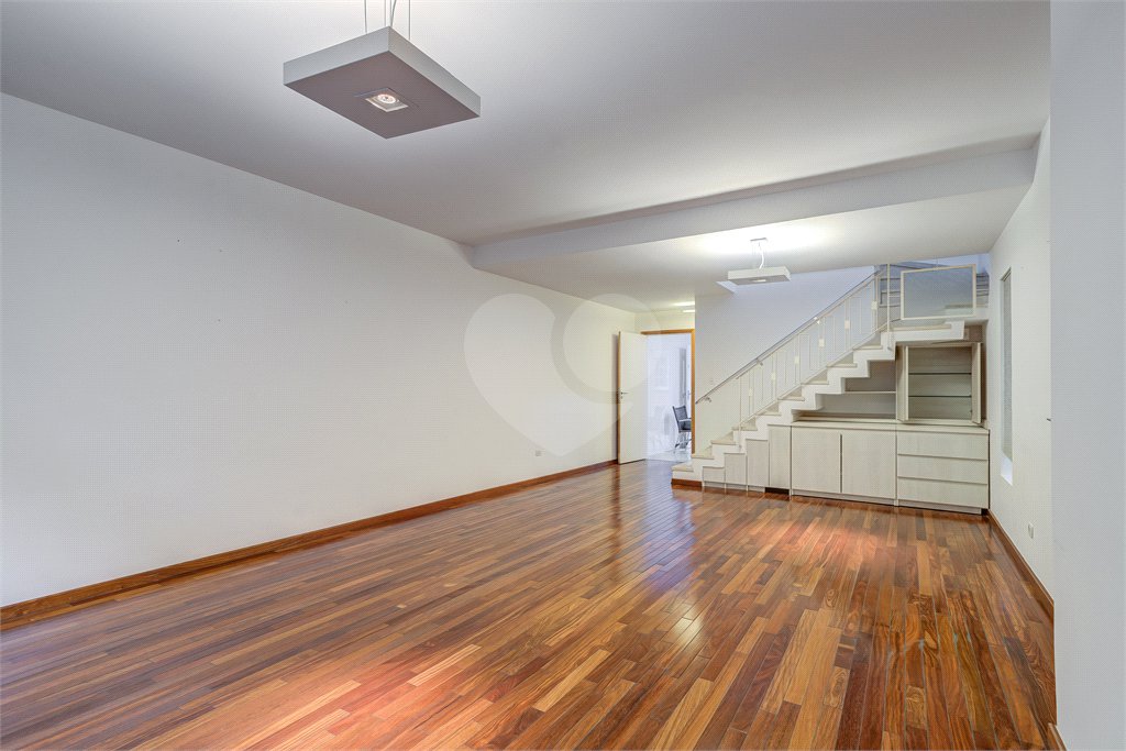 Sobrado à venda com 3 quartos, sendo 1 suíte, em Jardim Petrópolis, São Paulo, SP