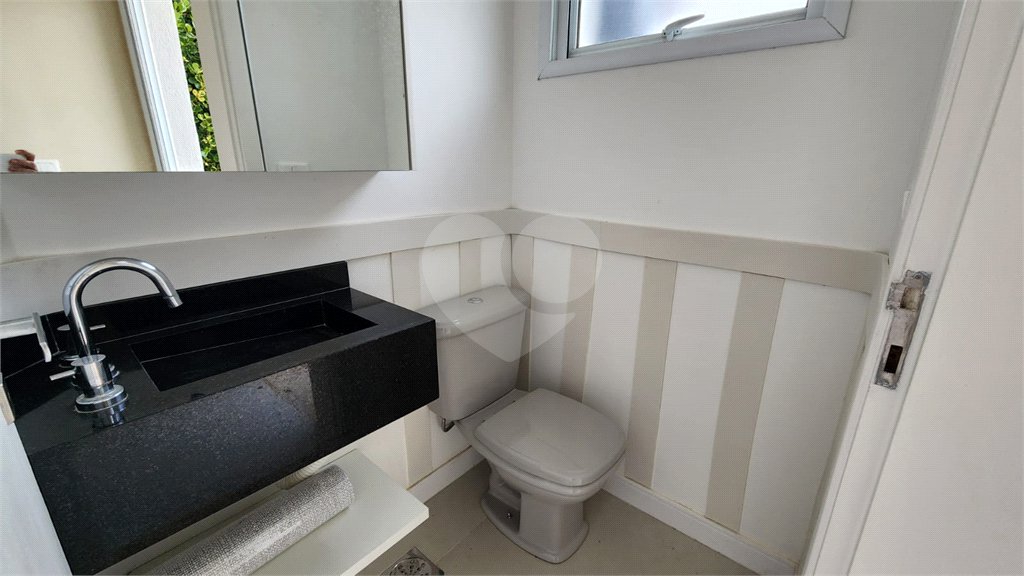 Casa à venda com 5 quartos, sendo 2 suítes, no condomínio Residencial Jardim Primavera, Louveira - SP