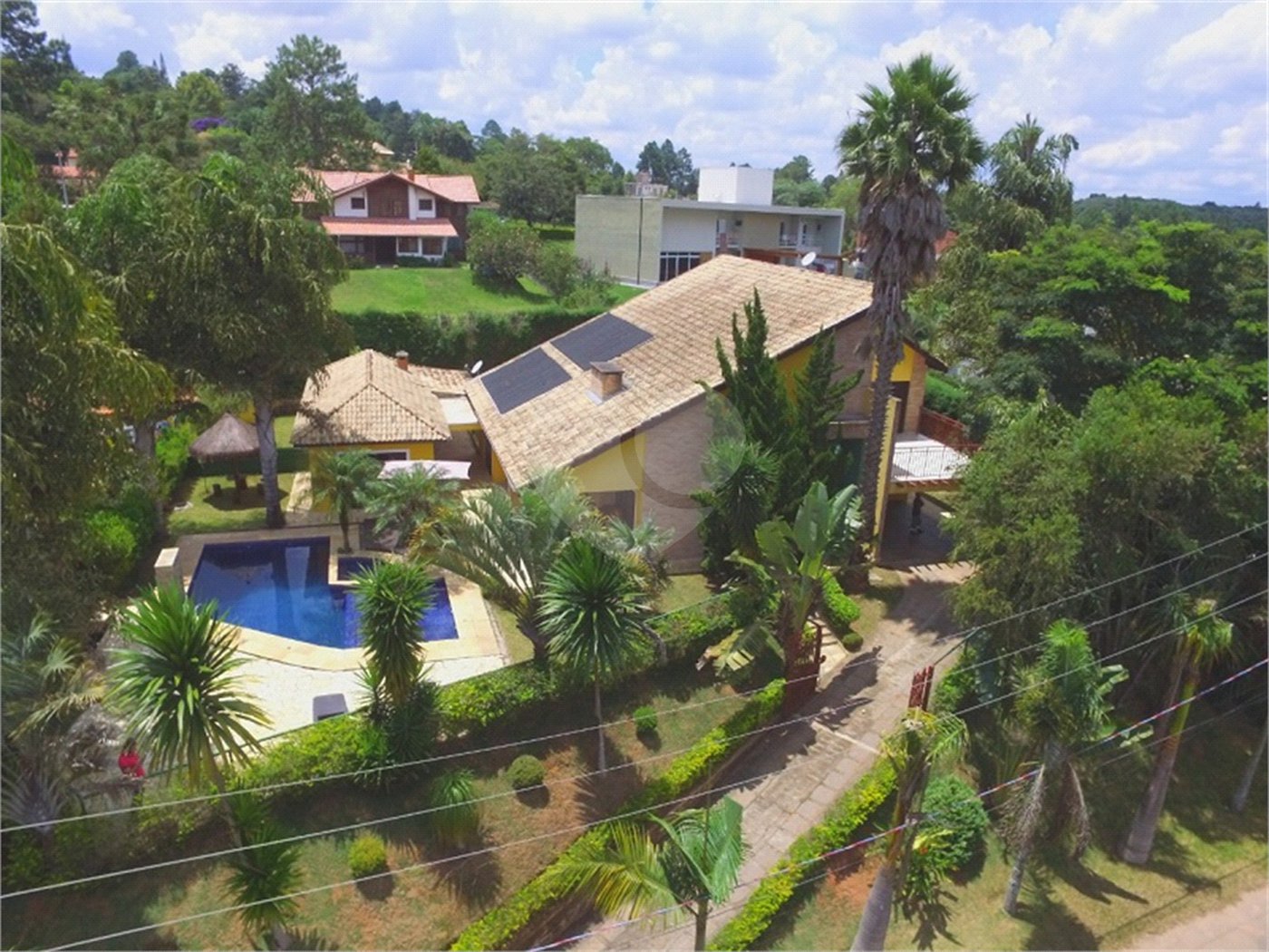 Casa à venda com 5 suítes em Canguera, São Roque, SP