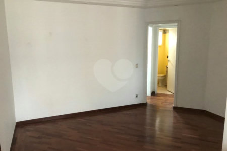 Apartamento à venda com 3 quartos, sendo 1 suíte, em Vila Andrade, São Paulo, SP