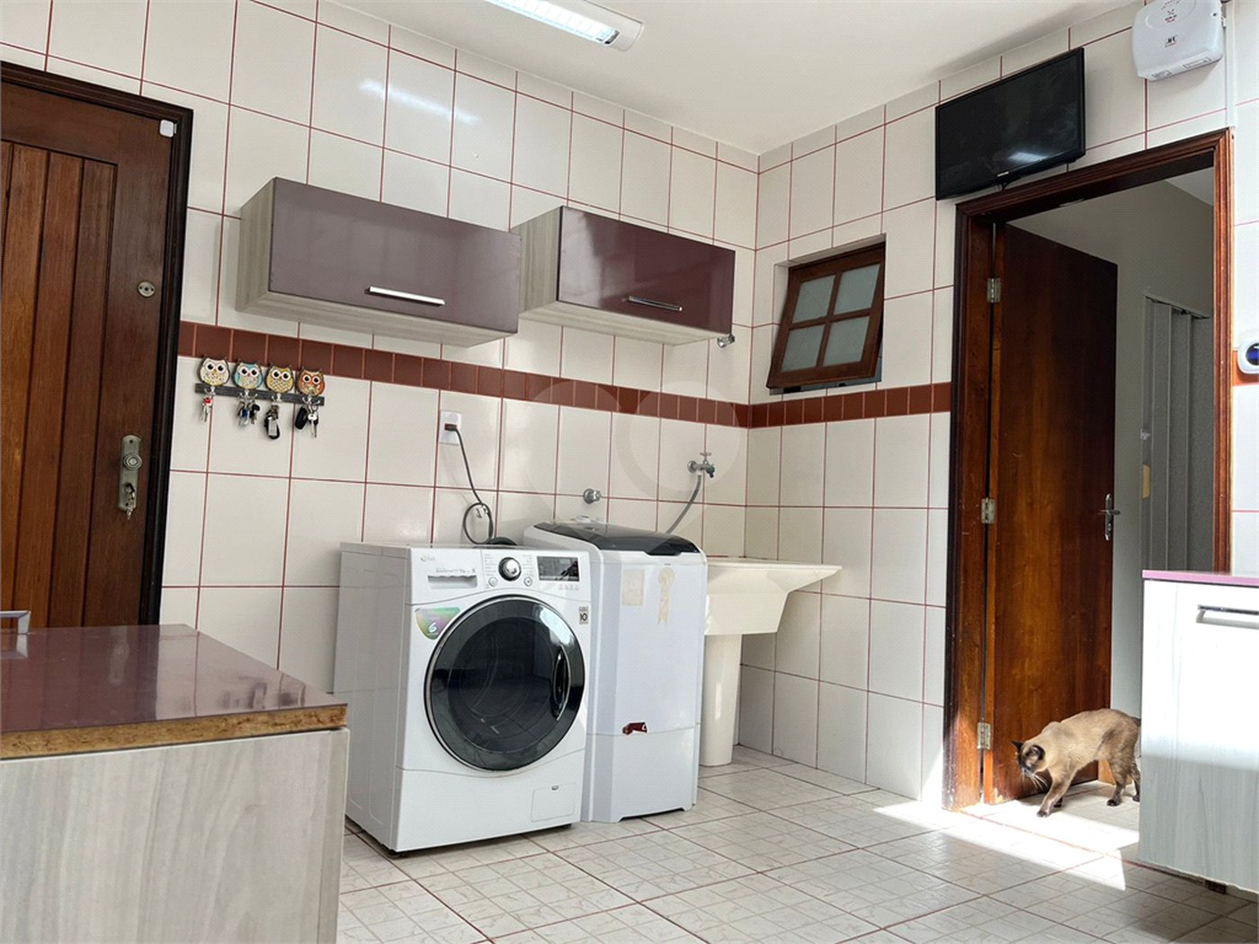 Casa Térrea à venda com 5 quartos, sendo 3 suítes,  em Vila Oliveira, Mogi das Cruzes, SP