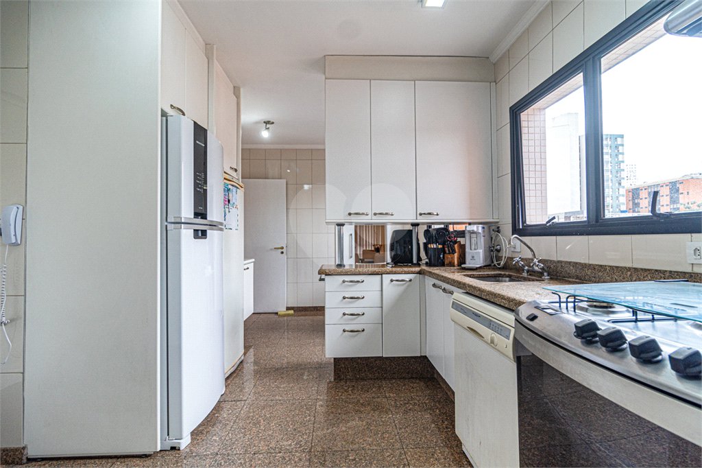 Apartamento à venda com 4 quartos, sendo 3 suítes,  em Perdizes, São Paulo, SP
