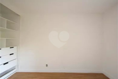 Apartamento à venda com 3 quartos, sendo 2 suítes,  em Paraíso do Morumbi, São Paulo, SP