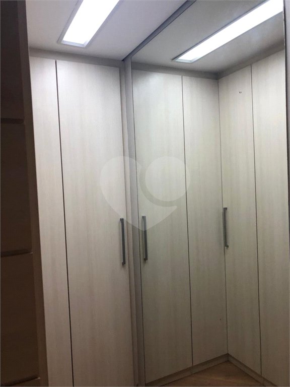 Sobrado à venda com 3 quartos, sendo 2 suítes,  em Vila Nivi, São Paulo, SP