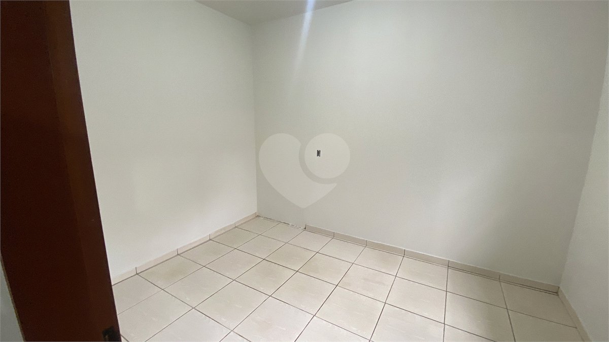 Casa para alugar com 2 quartos, sendo 1 suíte,  em Vila Carolina, Itapetininga, SP
