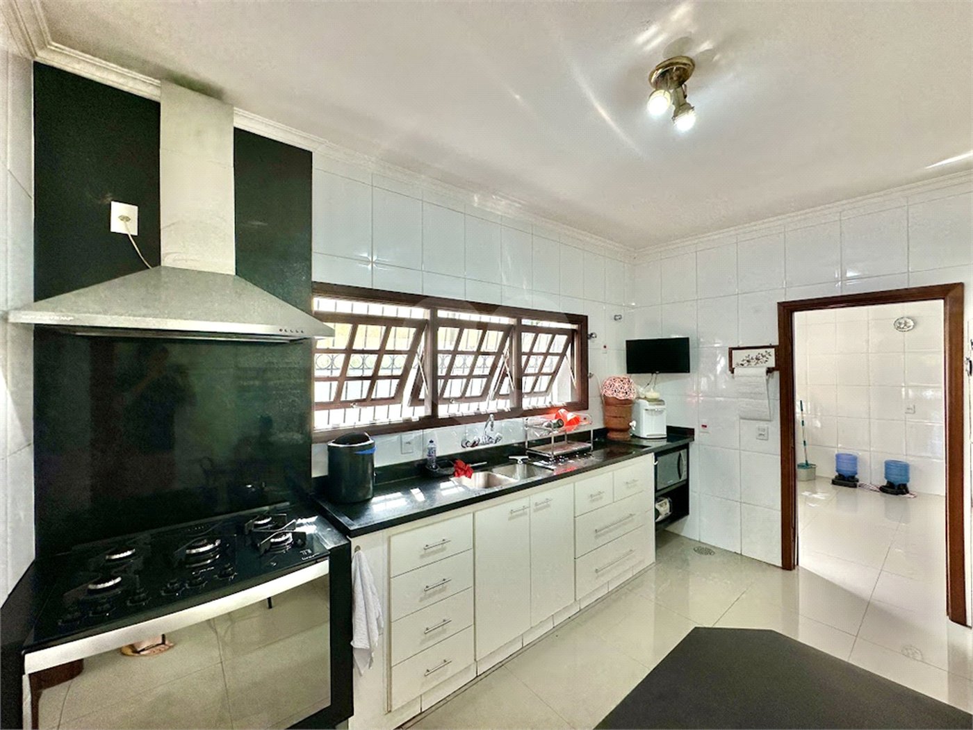Casa à venda com 5 quartos, sendo 4 suítes, em Parque dos Príncipes, São Paulo, SP