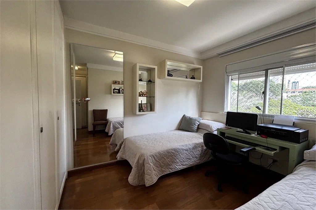 Apartamento para alugar com 3 suítes em Vila Romana, São Paulo, SP