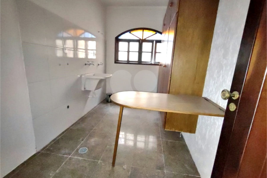 Sobrado à venda ou para alugar com 5 quartos, sendo 3 suítes, em Jardim França, São Paulo, SP