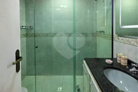 Apartamento à venda com 2 quartos, sendo 1 suíte,  em Laranjeiras, Rio de Janeiro, RJ