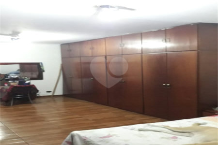 Sobrado à venda com 2 quartos em Vila dos Remédios, São Paulo, SP
