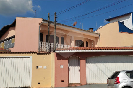Sobrado à venda com 3 quartos, sendo 1 suíte, em Vila Almeida, Indaiatuba, SP