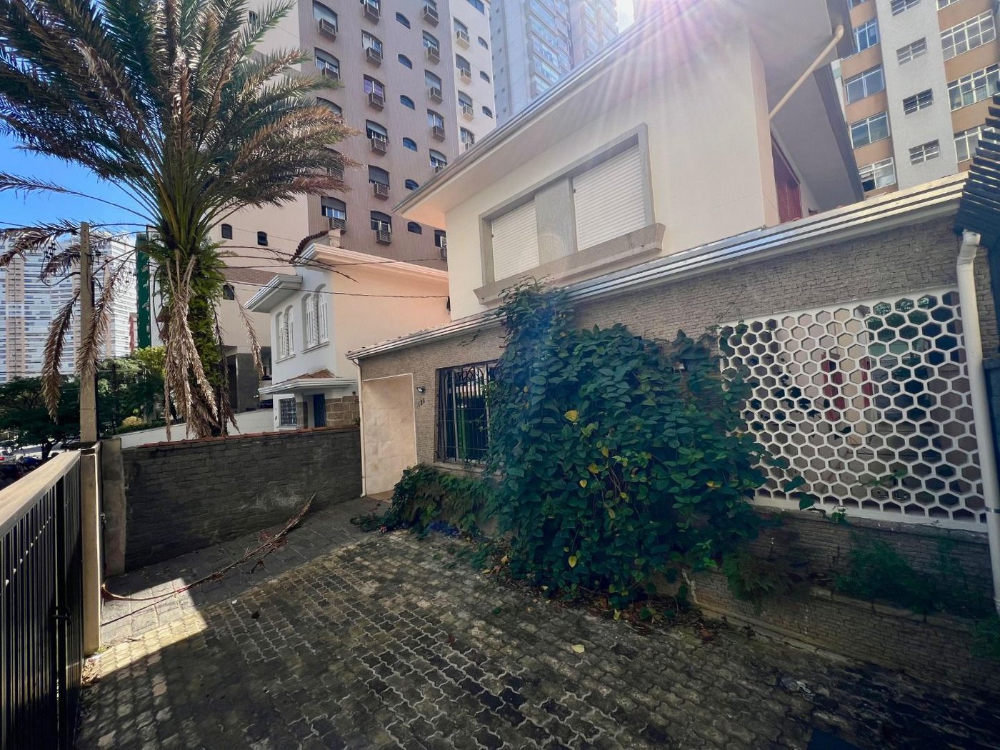 Casa com 4 dormitórios para alugar, 335 m² por R$ 21.181,12 - Gonzaga - Santos/SP