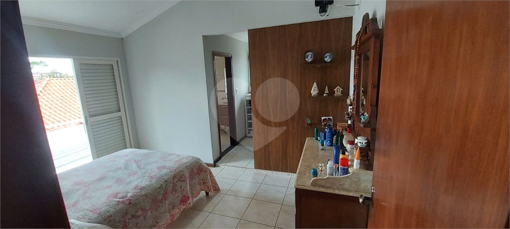 Sobrado à venda com 3 quartos, sendo 1 suíte,  em Vila Mogilar, Mogi das Cruzes, SP